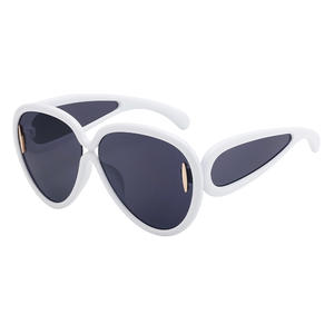 Lunettes de soleil surdimensionnées de style européen pour femmes, protection UV400, matériau PC, pare-soleil de classe 2, KJ-9050 - Product Image 2