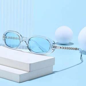 Gafas de Sol Personalizadas con Logotipo 2025, Montura Pequeña, Estilo Punk, para Hombre y Mujer, Protección UV400, Patillas de Cadena Metálica, Forma Ovalada - Product Image 2