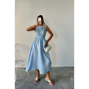 Robe longue bleue sans manches avec taille élastique, en mousseline, longueur genou, idéale pour les occasions spéciales, les invités d'église et les mariages - Product Image 2
