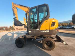 Excavatrice compacte sur roues de marque chinoise de premier plan XE60WGA, capacité de la benne de 0,21 m³, haute efficacité opérationnelle, puissance de 35,9 kW, 3550 mm de profondeur maximale - Product Image 1