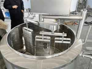 Machine à fabriquer du fromage électrique 200L pour usine de transformation du fromage, cuve à fromage pour usine de fromage - Product Image 4