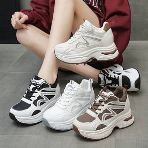 Dropshipping Chaussures décontractées confortables pour femmes, Nouveauté 2025, avec logo personnalisé, à talons compensés et plateforme épaisse, style baskets - Product Image 3