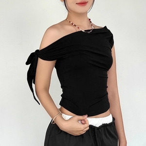 T-shirt asymétrique plissé à une épaule, dos nu et lien torsadé pour femme – Tendance - Product Image 3