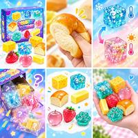 Lot de 8 jouets sensoriels anti-stress en forme de fruits et de nourriture, jouets à presser en maltose, boîte amusante et moelleuse