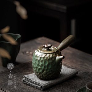 Théière en céramique à motif martelé émaillé en pierre bleue avec poignée latérale et couvercle, forme irrégulière, pour service à thé Kung Fu, usage domestique - Product Image 1