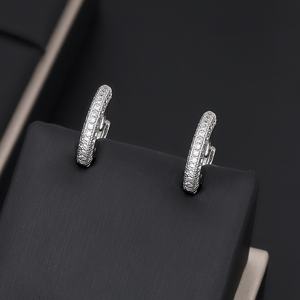 Boucles d'oreilles Huggie tendance géométriques en laiton plaqué or et argent avec zircon, bijoux fantaisie unisexe JXX en gros - Product Image 4