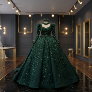 Robe de bal vert émeraude perlée et pailletée, col cœur, manches bouffantes, longueur ras du sol, style moderne, fermeture éclair au dos, éco-responsable - Product Image 2