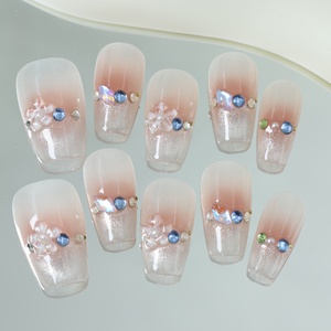 Precio de Fábrica al por Mayor Uñas Postizas Cortas Cuadradas de Cobertura Completa Hechas a Mano de Lujo con Diseño de Estrella, Mariposa y Puntas Francesas - Product Image 1