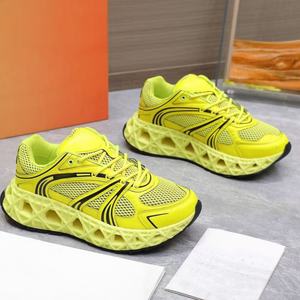 Chaussures de sport de loisirs d'extérieur portables de style designer, design fluorescent, sur mesure, tendance, tricotées de haute qualité pour l'été - Product Image 2