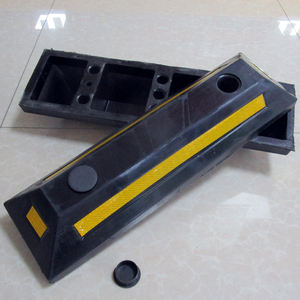 ホイールストッパー540*160 * 100mmヘビーデューティー反射ゴムポジショナー車用タイヤストッパー - Product Image 4