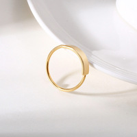 Accessoires de mode bague Simple lisse gravée bagues en acier inoxydable plaqué or 18K