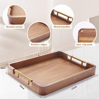 Plateau de service rectangulaire grand format en bois d'acacia de qualité supérieure avec poignées en métal doré pour la décoration de table basse ou d'ottoman dans le salon