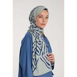 Pañuelo y Bufanda Cuadrada en Forma de V en Verde Claro y Azul Marino de Tono Puro - Product Image 2