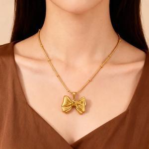 Collar de cadena de clavícula de acero de titanio pequeño y versátil con lazo vintage para mujer, perfecto para atuendos casuales - Product Image 5