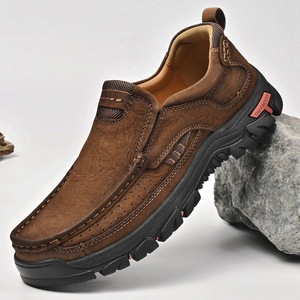 Mocassins pour hommes en couleur unie, dessus en PU, doublure en fourrure, semelle en caoutchouc, chaussures tendance toutes saisons - Product Image 3