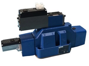Control Hidráulico Proporcional Direccional de Alto Rendimiento 4WRL 10, 315 Bar, 24V - Product Image 3