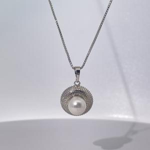 Collier pendentif en argent sterling 925 Tianyu Gems avec halo de CZ pavé, design rond classique, bijoux pour femmes - Product Image 1