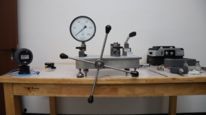 Nouvelle Machine de Mesure Hydraulique OEM d'Origine, Calibrateur de Pompe Ultra Haute Pression 5000 bars, Testée 1 An - Product Image 1