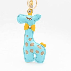 Porte-clés Girafe en Cuir PU Souple de Haute Qualité, Léger et Simple, Breloque de Sac, Cadeau pour Filles et Femmes - Product Image 3