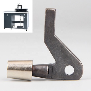 Machine à refendre le cuir industrielle 801 avec pied presseur à rouleaux Nippy et Fortuna - Product Image 3