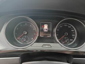 JX Auto d'occasion pour <span class=keywords><strong>Tiguan</strong></span> <span class=keywords><strong>2018</strong></span> SUV Blanc 1.4T Turbo FWD Automatique Sièges en Cuir Caméra Arrière <span class=keywords><strong>Pneus</strong></span> R19 Luxe - Product Image 6