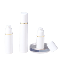Botol Pompa Tanpa Udara Silinder Putih 15ml 30ml 50ml dengan Tutup Garis Emas PP Kosmetik untuk Losion Krim