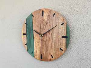 Reloj de Pared Moderno de Resina y Madera, Hecho a Mano, Duradero, Elegante, Funcional, Estilizado y Decorativo, Ideal para Sala de Estar - Product Image 2