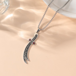 Collana con Ciondolo a Forma di Spada Scimitar <span class=keywords><strong>Zulfiqar</strong></span> Ali Gem, Gioielli Islamici Arabi in Acciaio Inossidabile PVD, Moda Musulmana, Vendita all'Ingrosso per Eid - Product Image 5