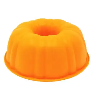Changsheng silicone food Silicone 9 Inch Fluted holidays Cake Pan Round Deep Baking Mold Pumpkin Shape