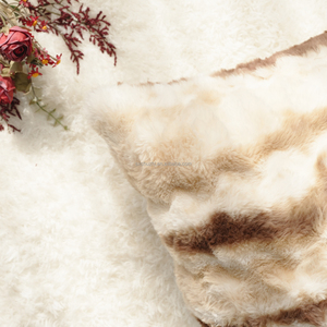 Housse de Coussin Dégradé de Couleurs en Fourrure de <span class=keywords><strong>Lapin</strong></span> de Luxe, Moderne et Tendance, pour Salon et Bureau – Vente Chaude du Fabricant - Product Image 3