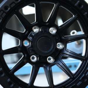 عجلات HTOR الجديدة المطلية 6X135 6X139 مقاس 16 و17 بوصة، سوداء غير لامعة متعددة الأذرع، مصنوعة بالطرق الصلبة للطرق الوعرة، مع حافة مغلقة، لسيارات الدفع الرباعي والشاحنات مثل F150 - Product Image 4