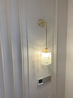 Applique murale moderne en métal pour chambre à coucher, éclairage intérieur de luxe avec LED et fonction dimmable, design cristal