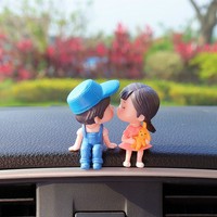Accessoires de décoration de voiture pour couple, mignonnes figurines de dessin animé, petites statues romantiques, décorations de Noël