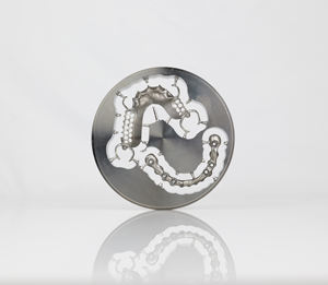 Yucera YRC-8S betaalbare 5-assige tandheelkundige freesmachine compatibel met de belangrijkste CAD CAM-softwarepakketten - Product Image 3