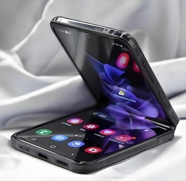 A+ 5G Used original mobile phone Smartphone 3700mAh Folding Screen Unlock Original for Samsun Z Flip 4 Galaxy 3 5 6 7