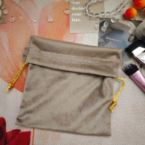Sac de rangement en velours à cordon coulissant, haut de gamme, durable, personnalisé, pour bougies, outils de maquillage, emballage anti-poussière, sac de shopping, sac cadeau, vente en gros - Product Image 6