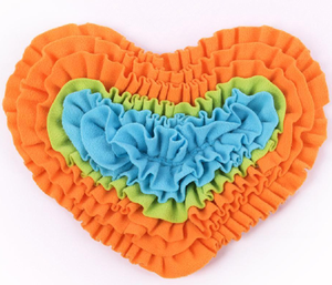 Tapis de Sniffing Interactif pour Chiens Série Cœur – Tapis d'Alimentation Lente pour Animaux de Compagnie – Jouet de Puzzle d'Entraînement pour Chiens – Vente en Gros - Product Image 3