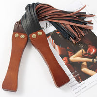 Pala de castigo de cuero con mango de madera para BDSM y fetichismo, látigo de caballo para palmadas en el trasero, resistente al agua, equipo de bondage para adultos