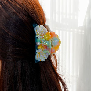 ชุดรูปแบบมหาสมุทร ODM ที่หนีบผมอะซิเตทเปลือกหอยสีสันสดใส9ซม. คลิปหนีบผมรูปกรงเล็บสัตว์น่ารักกิ๊บหนีบผมพลอยเทียมออกแบบได้ตามที่ต้องการ - Product Image 6