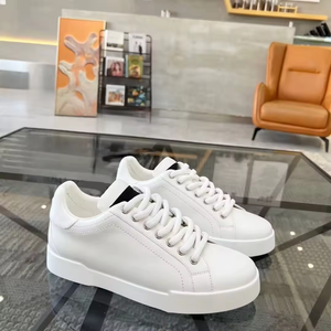 Chaussures de sport de luxe de haute qualité, design tendance, à lacets, confortables, pour hommes et femmes, dessus en PVC, semelle en caoutchouc, tendance - Product Image 4