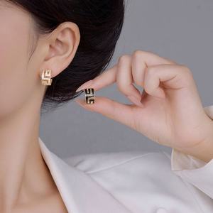 2025 New Model French Luxury Cold Aloof Style Asymmetrical Geometric Shape <b>Stud</b> <b>Earrings</b> for Women Luxury Temperament Socialite - Product Image 1