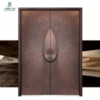 Porte d'entrée commerciale moderne en aluminium moulé, double battant, avec motif sculpté personnalisé, étanche et sécurisée