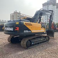 Excavatrice sur chenilles Hyundai 220LC-9S d'occasion de 22 tonnes avec moteur de 112 kW et système hydraulique Kawasaki, prête pour la construction