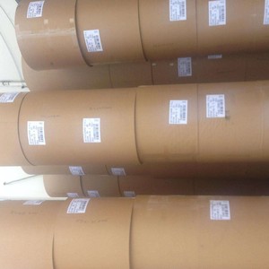 Rollo de papel revestido de <span class=keywords><strong>PE</strong></span> de grado alimenticio al por mayor, materia prima, pulpa de madera virgen, papel de vaso de papel - Product Image 1