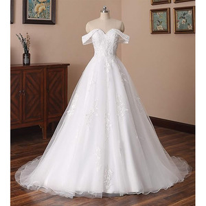 Elegant Off-Shoulder Lace Wedding Dress White Ball Gown Sweetheart Neckline Tulle <b>Applique</b> Bridal Dress - Product Image 3