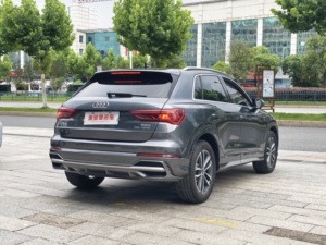 <span class=keywords><strong>SUV</strong></span> de lujo <span class=keywords><strong>Audi</strong></span> <span class=keywords><strong>Q3</strong></span> de segunda mano <span class=keywords><strong>2022</strong></span> con asientos de cuero FWD, girando a la izquierda hacia un <span class=keywords><strong>SUV</strong></span> familiar - Product Image 4