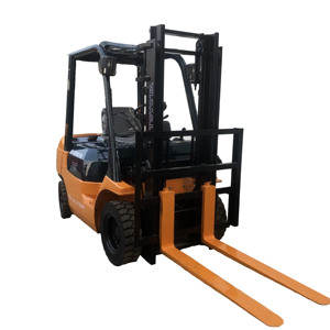 Toyota <b>Forklift</b> 2.5T Diesel Engine Powered Industrial Lift Truck with Cab and Safety Frame for Certified 0-2000 Hours - Product Image 4