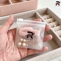 Pochette à bijoux en PVC transparent imprimée sur mesure avec fermeture éclair et anneau de traction rose pour boucles d'oreilles, colliers, bagues, emballage cadeau, vente en gros