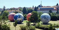 Ballon gonflable géant rayé multicolore durable et personnalisé pour la décoration d'événements en extérieur