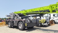 Grue tout-terrain ZOOMLION ZRT400V432 de 40 tonnes, 129 kW, avec flèche télescopique de 33 m pour levage en construction
